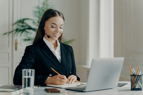 Spécialiste en aide administrative pour une sérénité assurée